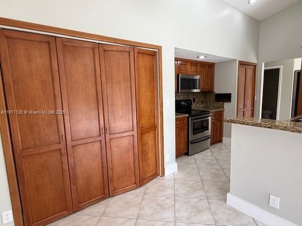 1875 NW 93rd Way, Plantation FL 33322