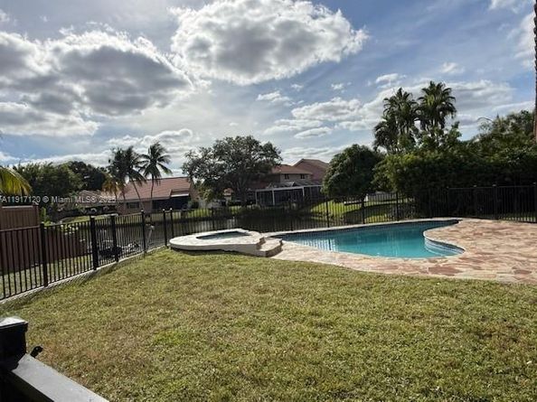 1875 NW 93rd Way, Plantation FL 33322
