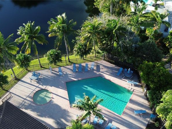 11281 Reveille Rd, Cooper City FL 33026