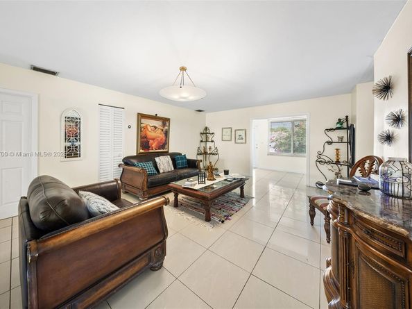 1380 71st St, Miami Beach FL 33141
