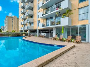 2020 NE 135th St 805, North Miami FL 33181