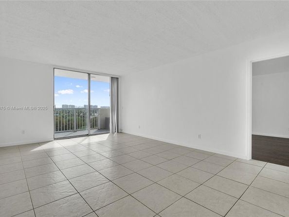 2020 NE 135th St 805, North Miami FL 33181