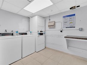 2020 NE 135th St 805, North Miami FL 33181