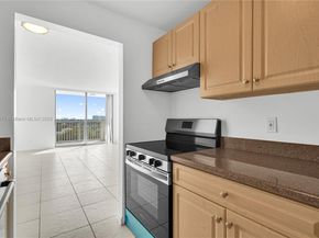 2020 NE 135th St 805, North Miami FL 33181