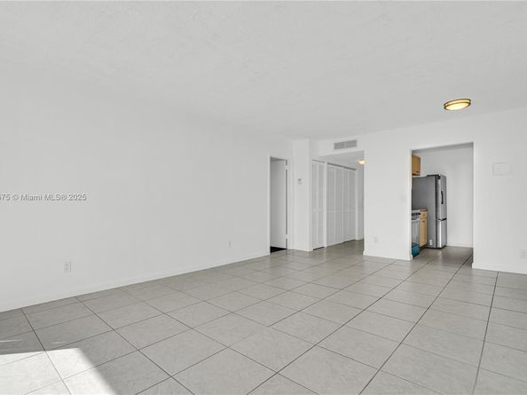 2020 NE 135th St 805, North Miami FL 33181