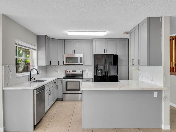 18232 SW 5th St, Pembroke Pines FL 33029