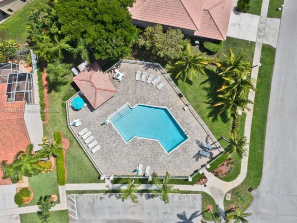 18232 SW 5th St, Pembroke Pines FL 33029