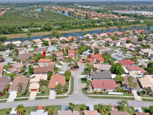 18232 SW 5th St, Pembroke Pines FL 33029
