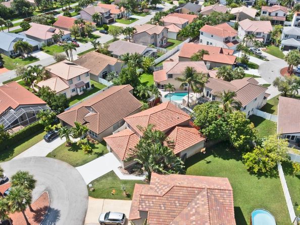 18232 SW 5th St, Pembroke Pines FL 33029