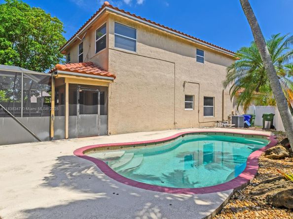18232 SW 5th St, Pembroke Pines FL 33029