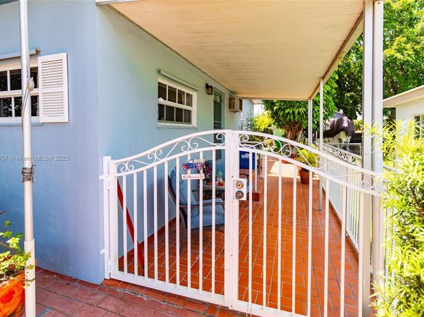 7110 SW 13th Ter, Miami FL 33144