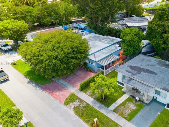7110 SW 13th Ter, Miami FL 33144