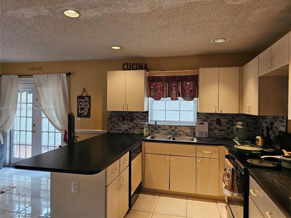 10816 SW 75th St, Miami FL 33173