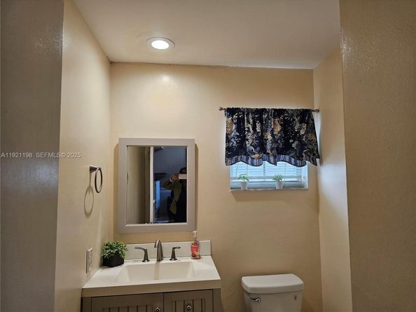 10816 SW 75th St, Miami FL 33173