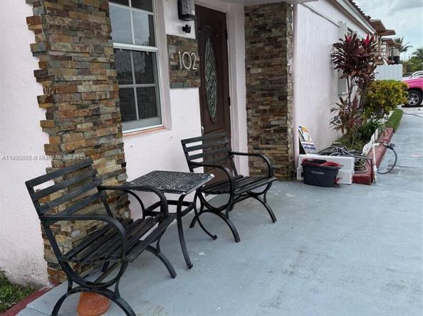 102 W 27th St, Hialeah FL 33010
