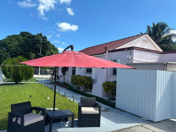 102 W 27th St, Hialeah FL 33010