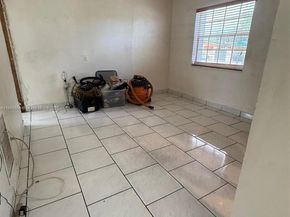 102 W 27th St, Hialeah FL 33010