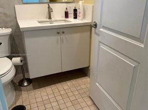 102 W 27th St, Hialeah FL 33010
