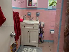 102 W 27th St, Hialeah FL 33010