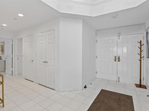 3500 Island Bl D201, Aventura FL 33160