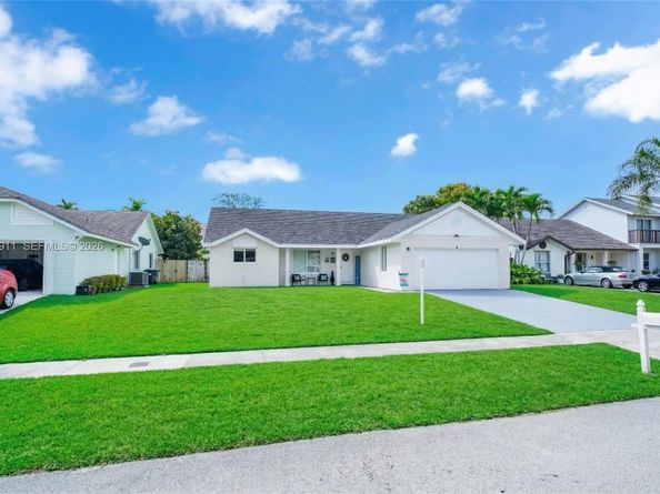 9770 SW 216th Ter, Cutler Bay FL 33190