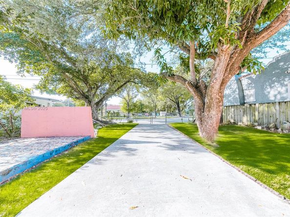 30 NW 62nd St, Miami FL 33150