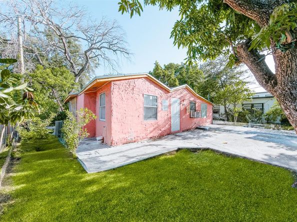 30 NW 62nd St, Miami FL 33150