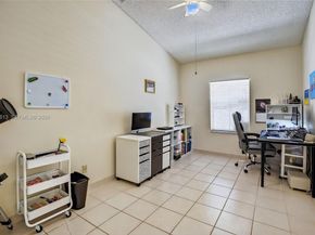 7306 NW 1st Mnr, Plantation FL 33317