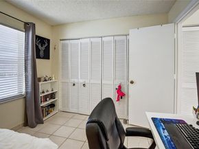 7306 NW 1st Mnr, Plantation FL 33317