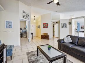 7306 NW 1st Mnr, Plantation FL 33317