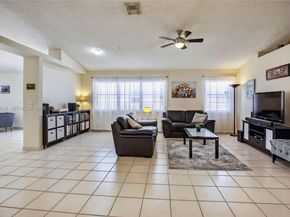 7306 NW 1st Mnr, Plantation FL 33317