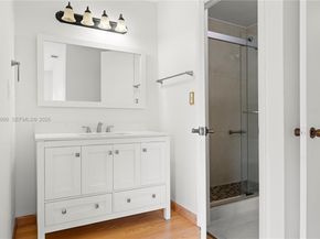 13745 SW 84th St A, Miami FL 33183