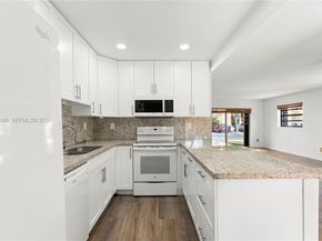 13745 SW 84th St A, Miami FL 33183