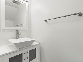 13745 SW 84th St A, Miami FL 33183