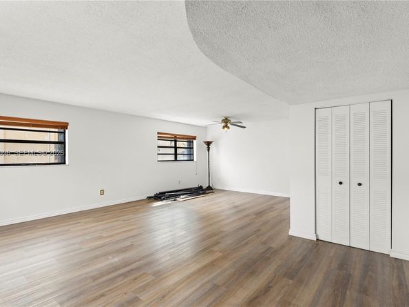 13745 SW 84th St A, Miami FL 33183