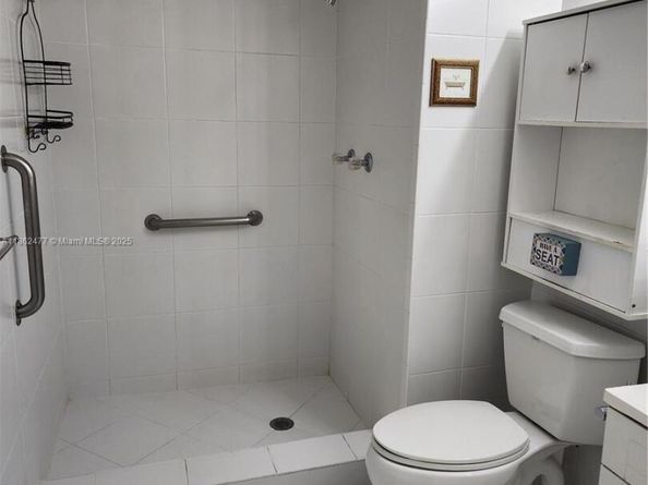681 S Hollybrook Dr 110, Pembroke Pines FL 33025