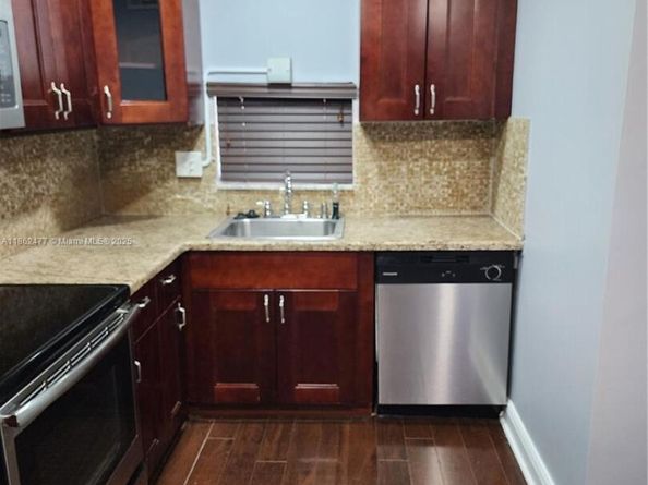 681 S Hollybrook Dr 110, Pembroke Pines FL 33025