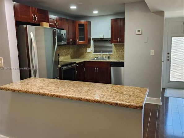 681 S Hollybrook Dr 110, Pembroke Pines FL 33025