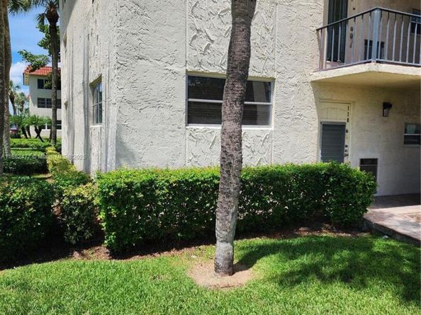 681 S Hollybrook Dr 110, Pembroke Pines FL 33025