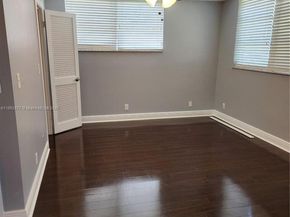 681 S Hollybrook Dr 110, Pembroke Pines FL 33025