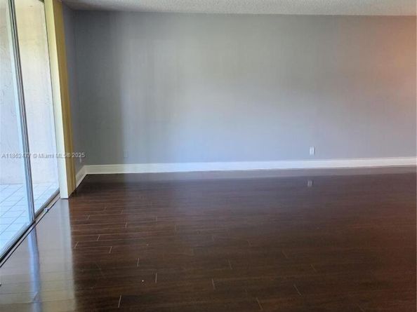 681 S Hollybrook Dr 110, Pembroke Pines FL 33025
