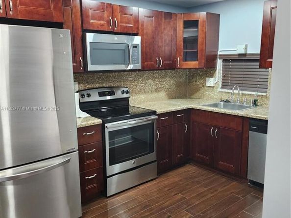 681 S Hollybrook Dr 110, Pembroke Pines FL 33025