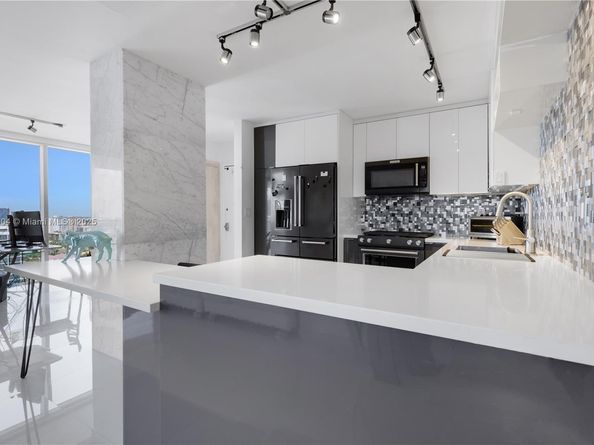 2030 S Ocean Dr 1707, Hallandale Beach FL 33009