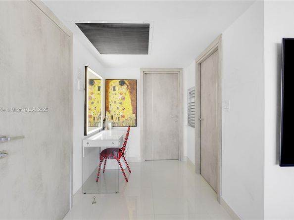 2030 S Ocean Dr 1707, Hallandale Beach FL 33009