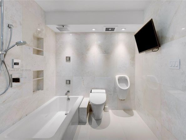 2030 S Ocean Dr 1707, Hallandale Beach FL 33009