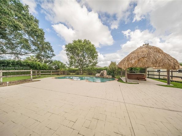 14801 SW 31st Ct, Davie FL 33331