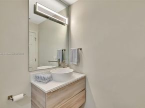 19136 Fisher Island Dr 19136, Miami Beach FL 33109