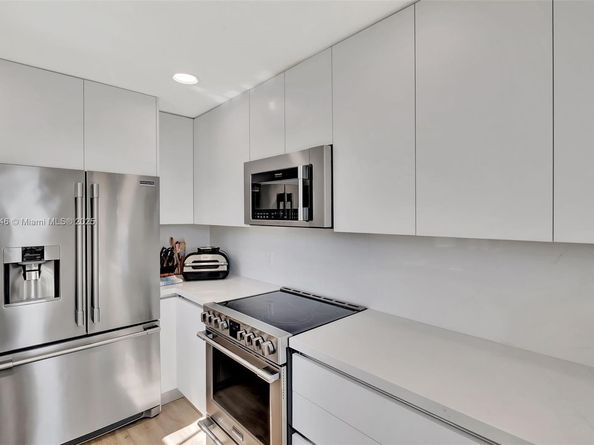 19136 Fisher Island Dr 19136, Miami Beach FL 33109
