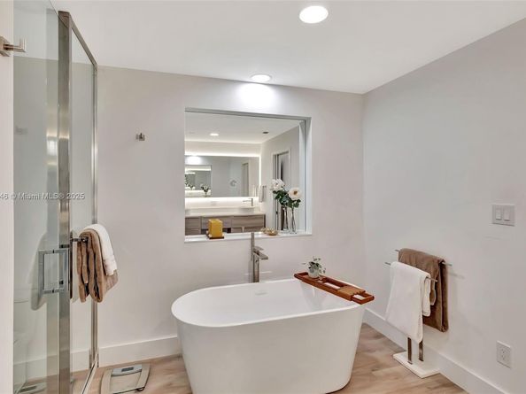 19136 Fisher Island Dr 19136, Miami Beach FL 33109