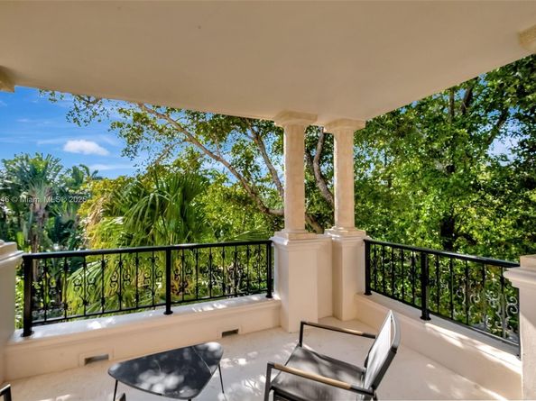 19136 Fisher Island Dr 19136, Miami Beach FL 33109